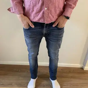 Nästan helt nya nudie jeans med W30,L33 Riktigt snygga till vintern. Bara att höra av sig vid frågor🙌