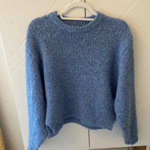 Stickad tröja  - Så fin tröja från Carin Wester som är i helt nyskick💕💕 Säljer då den inte har kommit till användning 💕💕 