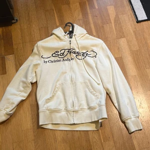 ed hardy hoodie - Storlek m passar s