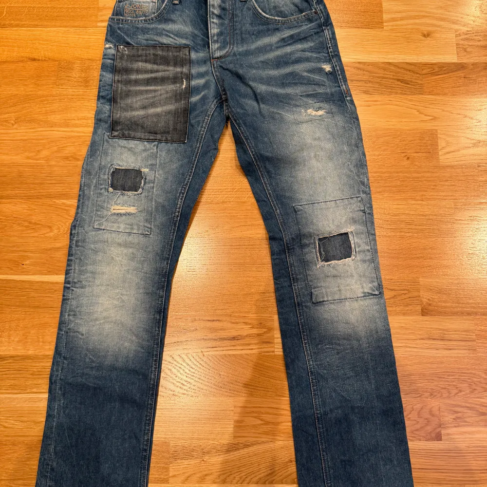 Ett par riktigt snygga jeans från Jack & Jones i storlek W28 L32. Jeans & Byxor.