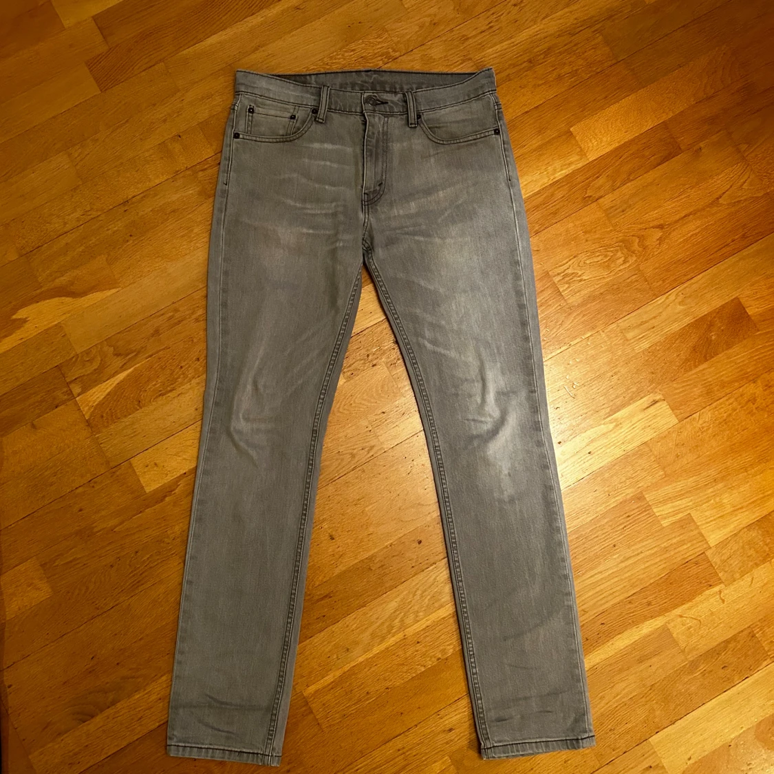 Grå Levi's 511 jeans - 90