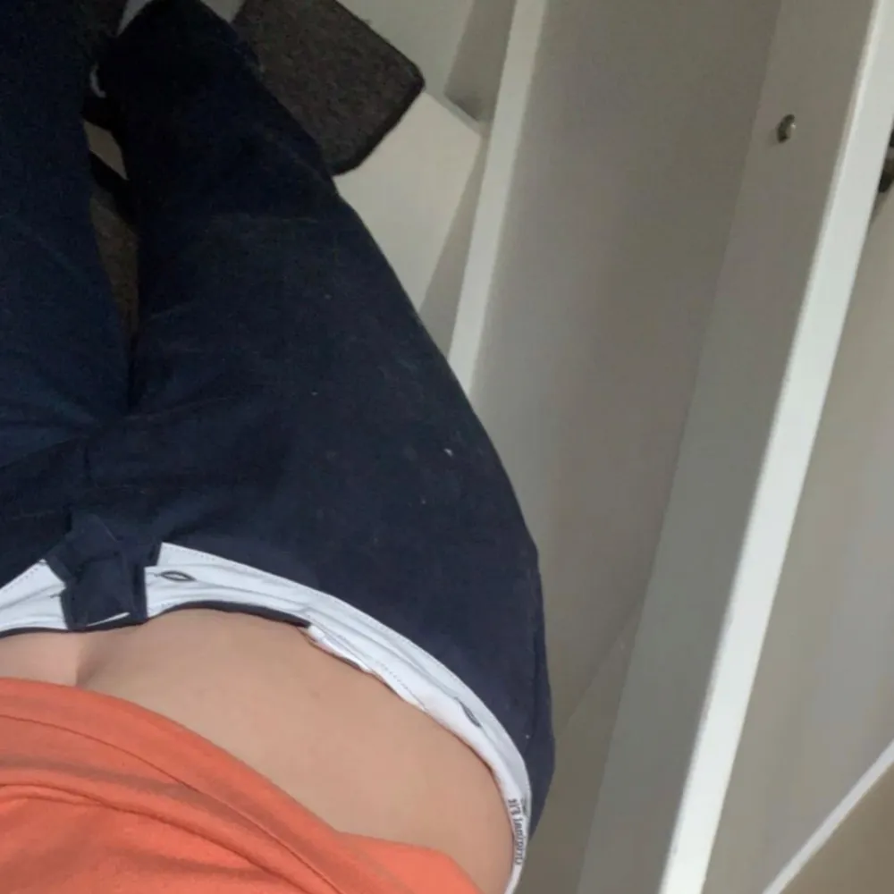 Använda flitigt. Köpta på Zalando Skriv för fler bilder . Jeans & Byxor.