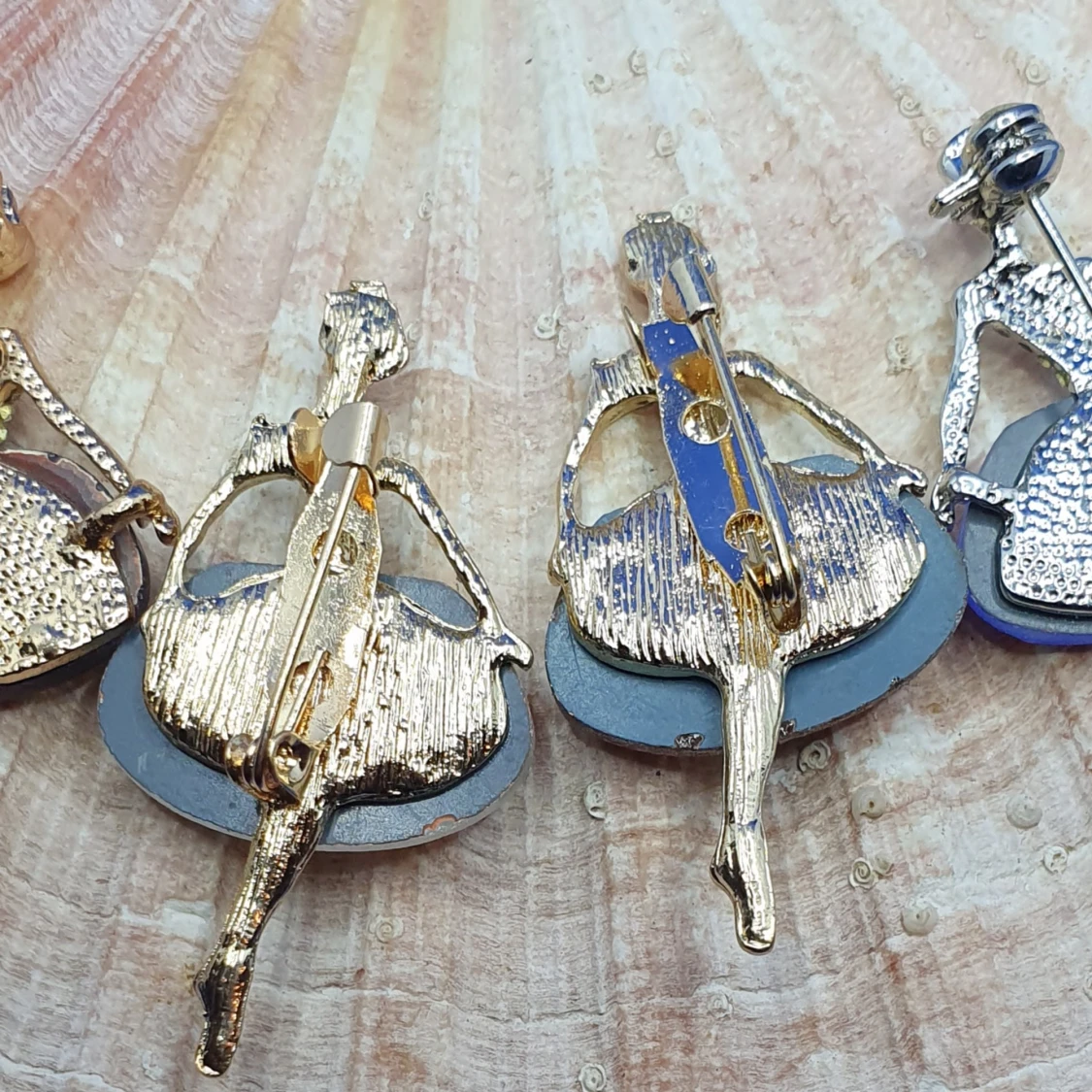 Brosch - Ballerina med transparent kristall - 92