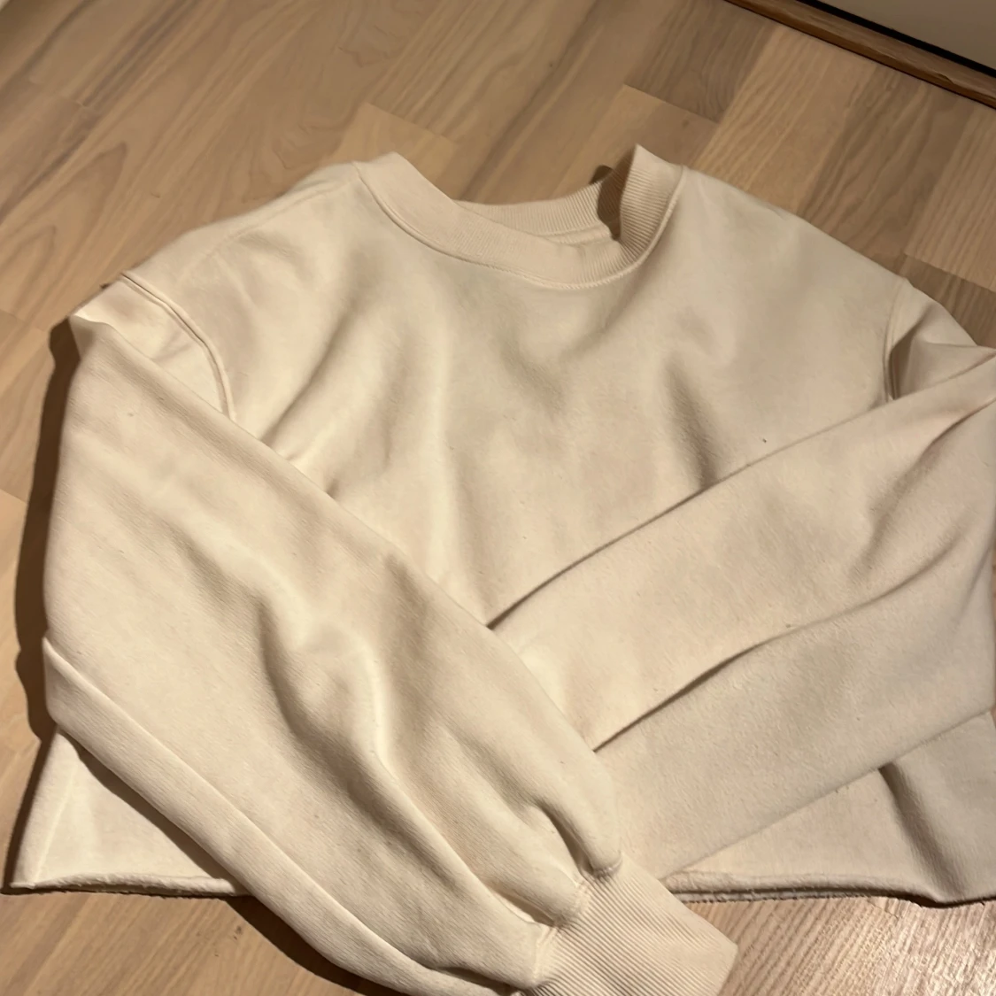 Off-white långärmad från H&M