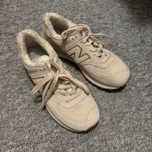 New balance sneakers  - Storlek 40,5. Sällan använda, bra skick 