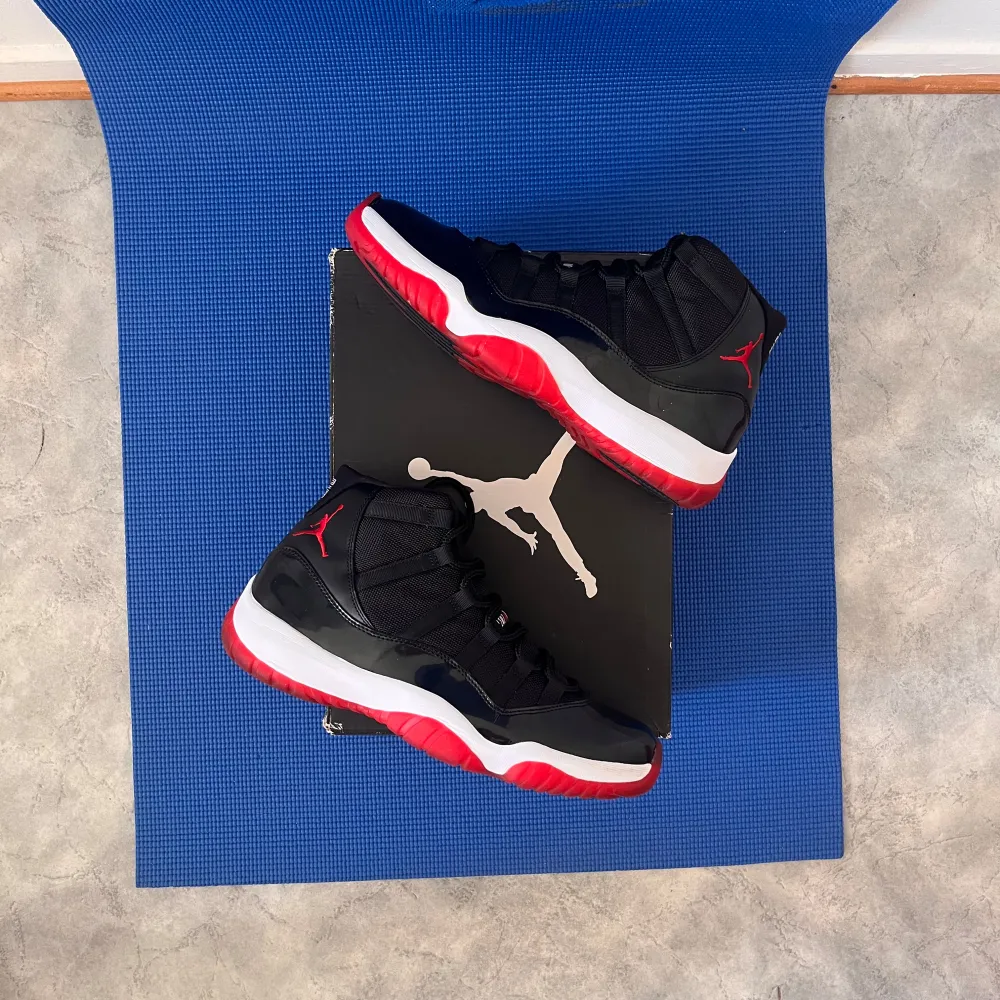 Jordan 11 Bred  Size 46/12 Cond 8/10. Skor.