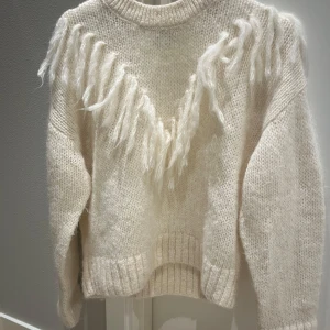 Stickad & other stories tröja  - Jätte fin tröja i storlek xs men passar absolut mig som bär s/m. Fråga om bilder på ifall det behövs 💗