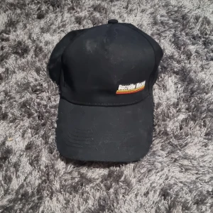 Keps - Svart keps aldrig använd