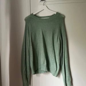 Stickad tröja - Super mysig och fin stickad tröja 