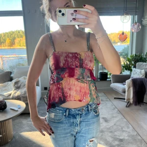 Så söt sommartopp från Zara - Finaste sommartoppen från Zara! Kom privat för mer info, fler bilder eller mått! Pris kan såklart diskuteras!🩷