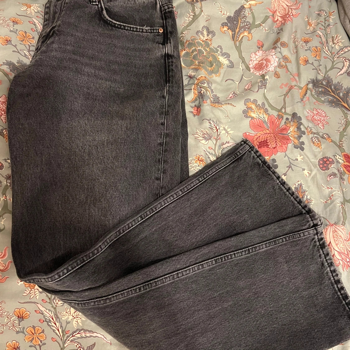 Jeans ifrån ginatricot  - 91