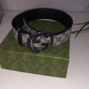Gucci bälte finns kvitto  - Gucci bälte i storlek 110cm Helt ny. Använd typ 3 ggr. Bara att skriva för mer info eller fler bilder!