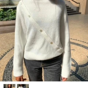 design by si tröja - Superfin tröja från design by si! Använd 1 gång, storlek xs men passar S❤️