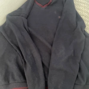 Hugo boss crewneck sweatshirt  - Suveränt skick, vinröd, mörkblå, xl 