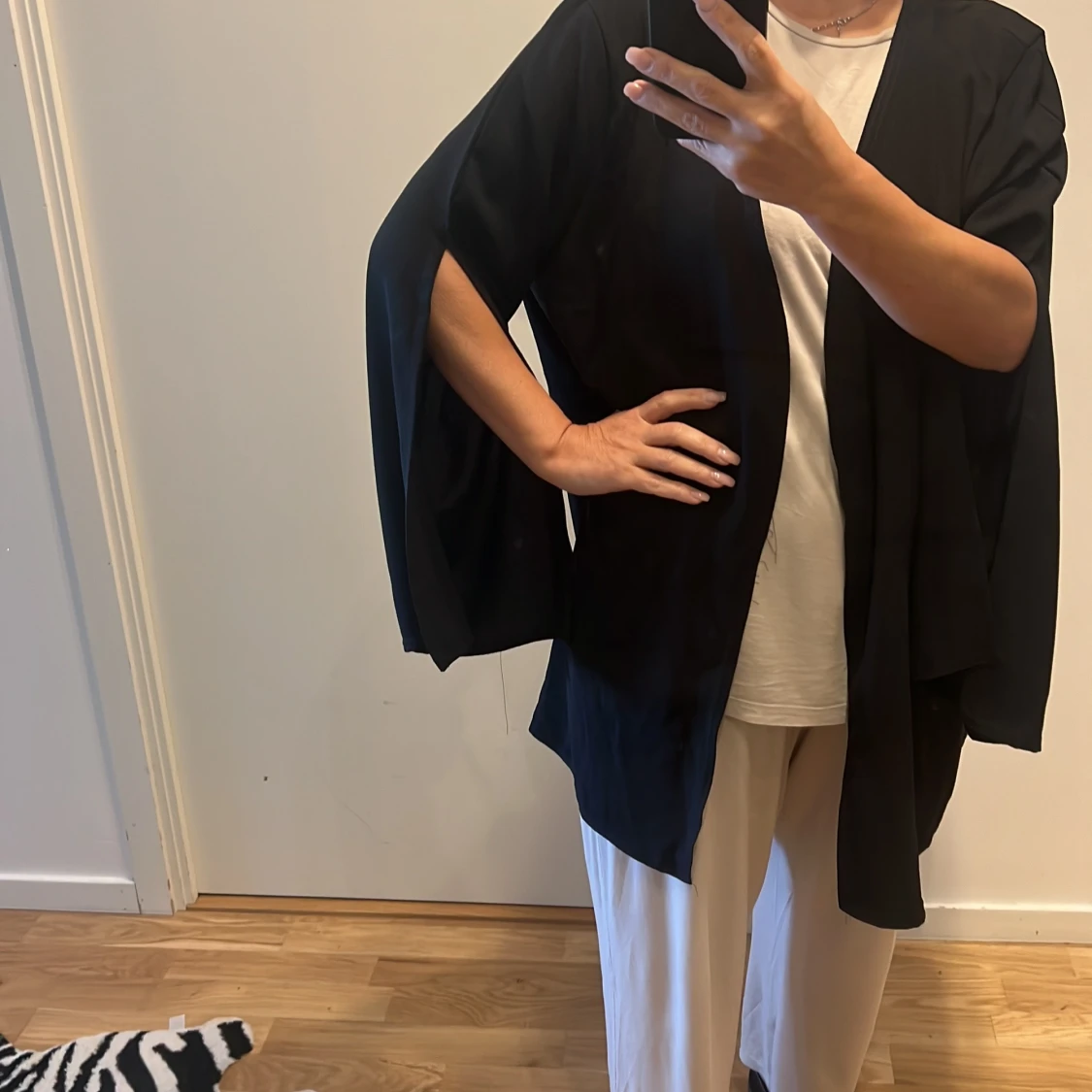 Från Booho Storlek L även passar bra M Svart , aldrig använd  - 90