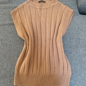 Stickad väst - Väst