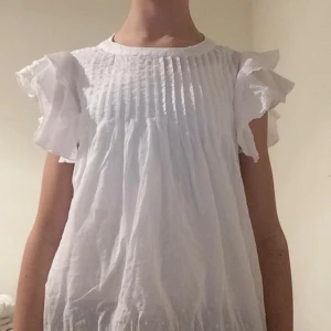 ruffle blouse från name it - Fin blus är lite liten men passar mig som har S/XS