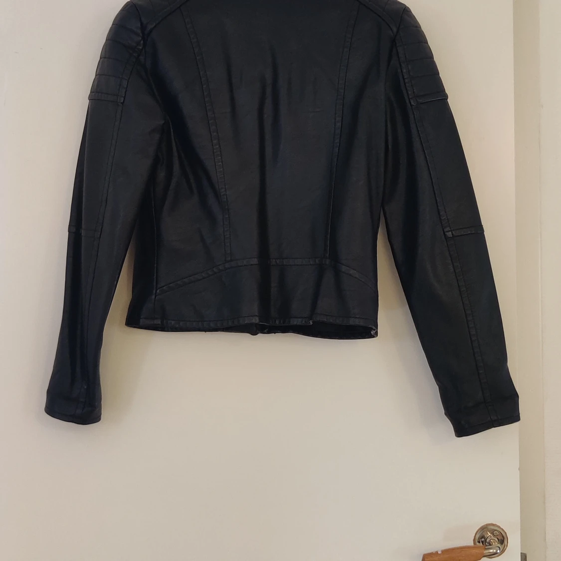 Svart skinnjacka  - 90