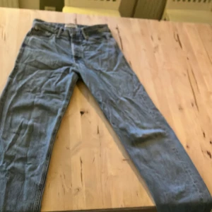 Jack and Jones  - Jack an Jones byxor väl använda men i jätte bra skick