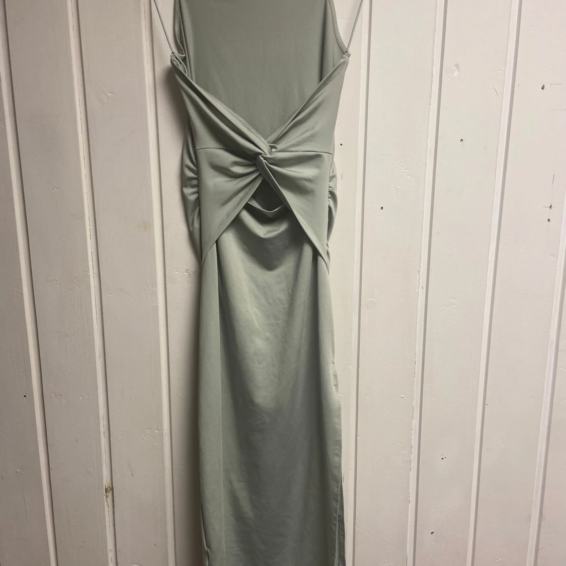 Mintgrön tajt långklänning - 1