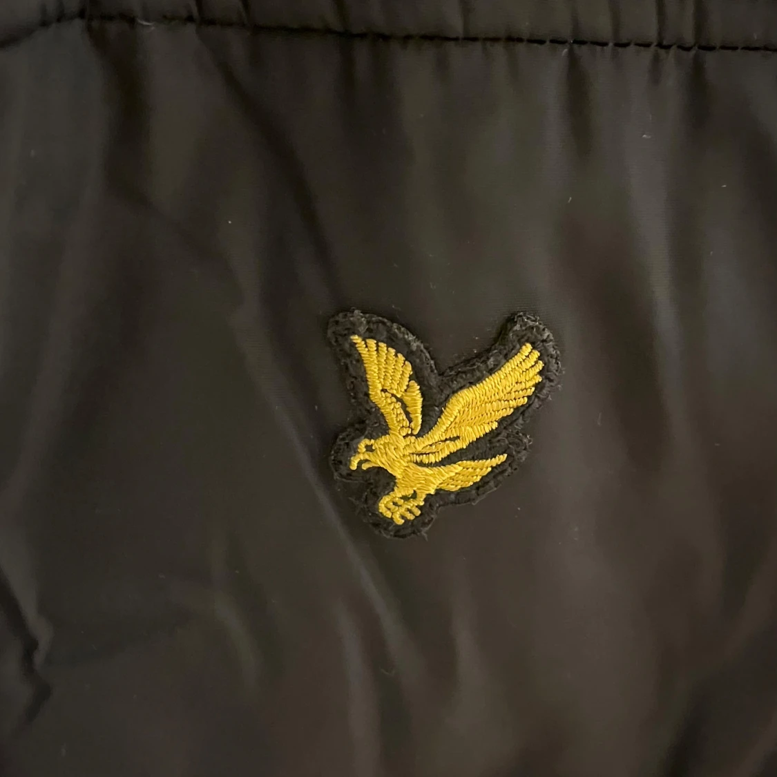 Svart pufferjacka från Lyle & Scott - 3