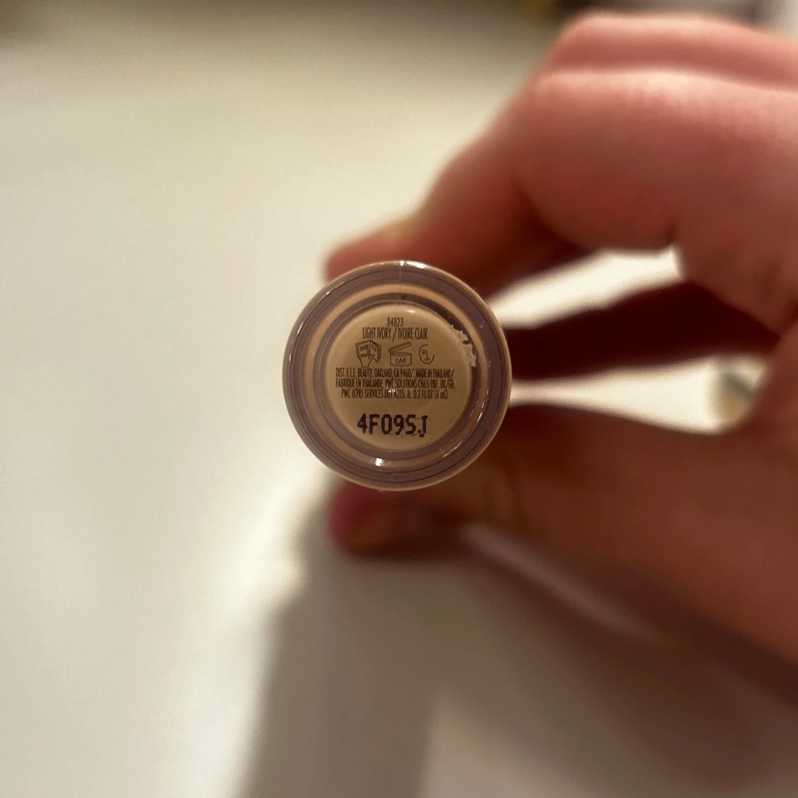 Foundation och concealer från By Mario och e.l.f. - 2