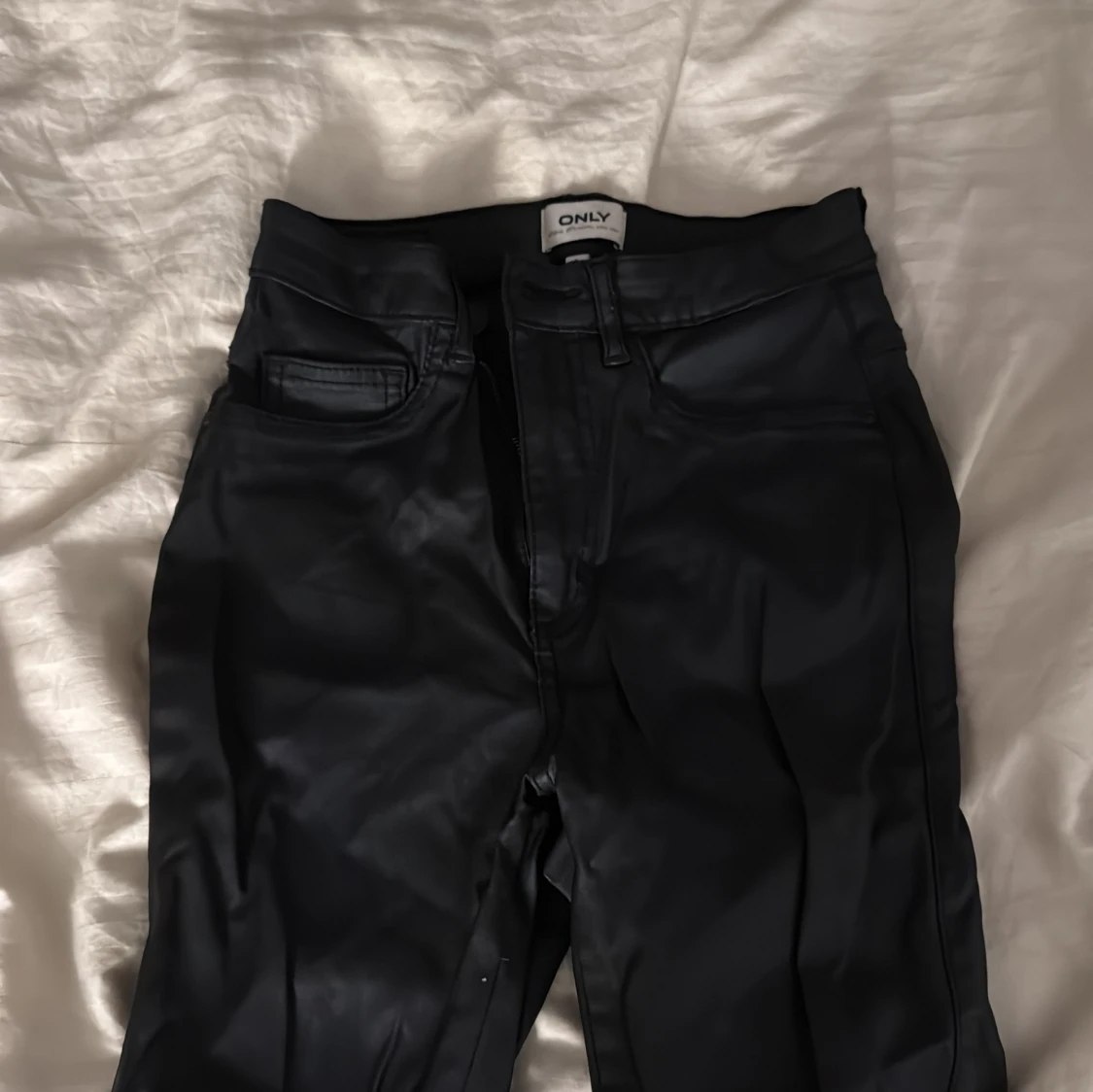 Svarta skinnbyxor  - 1