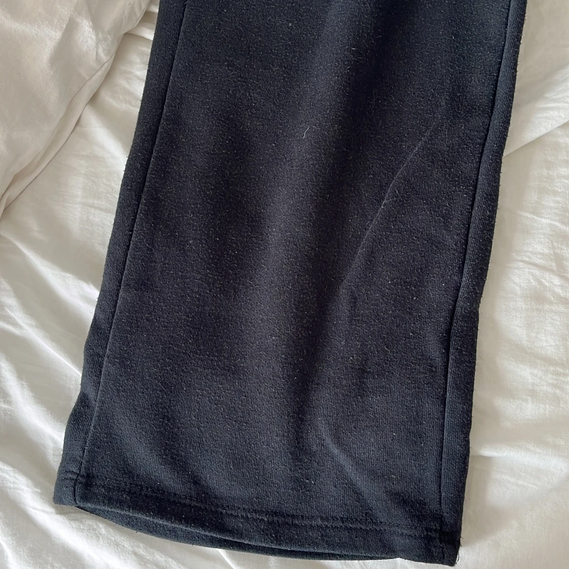 Svarta mjukisbyxor med snörning - 3