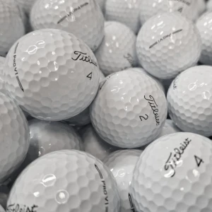 Golfbollar  - Upptäck ett brett utbud av golfbollar från kända märken som Titleist, Taylormade och Srixon. Perfekt för dig som vill ta ditt golfspel till nästa nivå! Välj mellan olika kvalitetsklasser och hitta bollar som passar just din stil och budget. Priset kan diskuteras vid snabb och smidig affär⛳️⛳️
