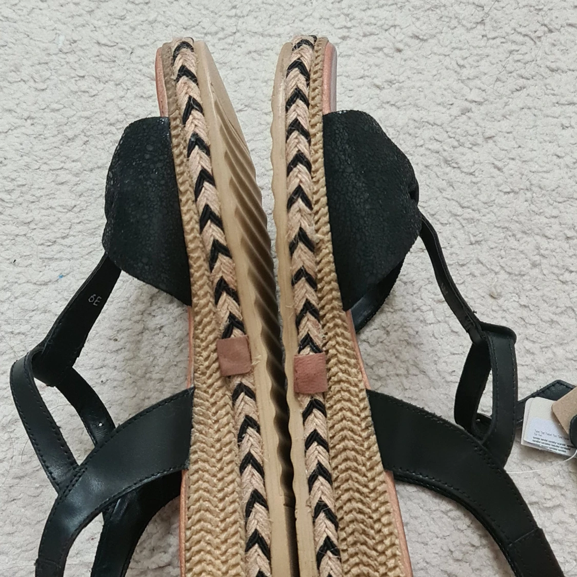 Svarta sandaler med rosett och flätad sula - 1