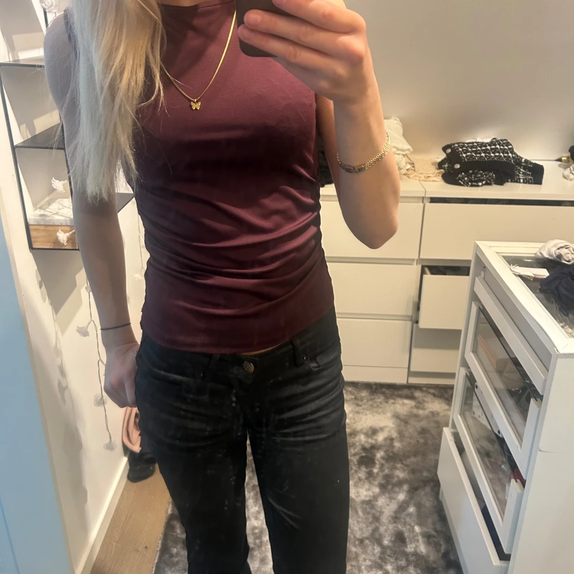 Vinröd ärmlös topp med öppen rygg