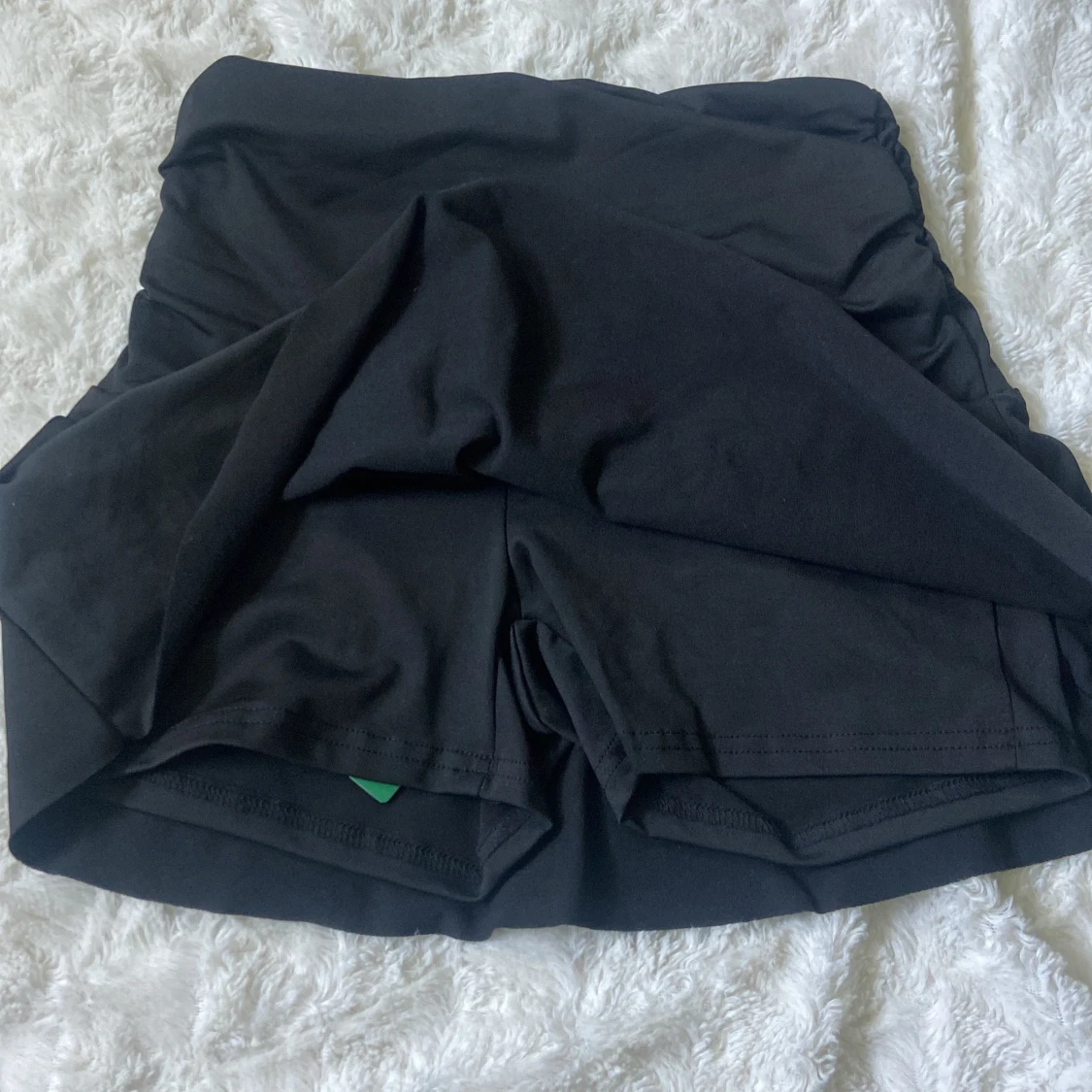 Svart sportig minikjol - 1