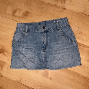 Jeanskjol  - Strl S från crocker i fint skick