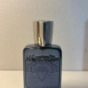 Parfums de Marly sedly splitts - Säljer billig split på parfums de marly sedly🍋 En av dom bästa sommar parfymerna enligt mig frakt köpes till och priserna står nedanför. Har också massa andra samples till salu så tveka inte att höra av dig👍.                                                        2 ml/ 5 ml /10 ml                                                     65kr /135 kr /245 kr 