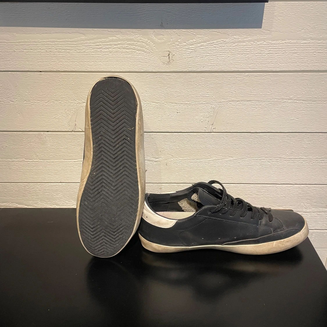 Svarta Golden Goose sneakers - 1