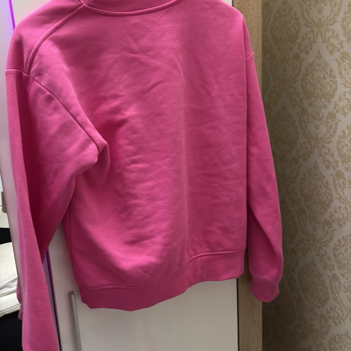 Rosa sweatshirt från NA-KD i XS endast använd en gång - 1