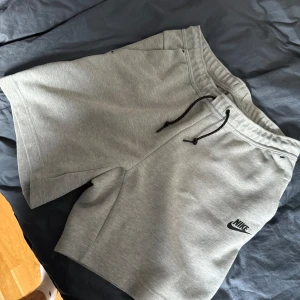 Nike tech fleece shorts - Storlek M Använd fåtal gånger Inget slitage