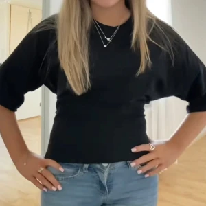 Back tie topp - Super fin men passar tyvärr inte mig. Storlek M men upplevs mindre ❣️