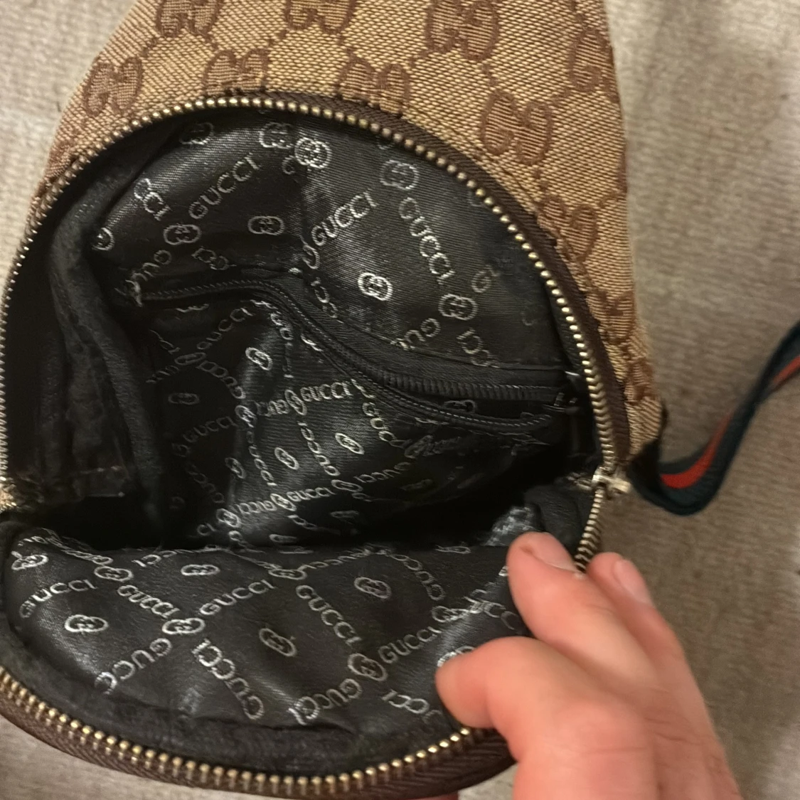 Väska med G, G mönster - 2