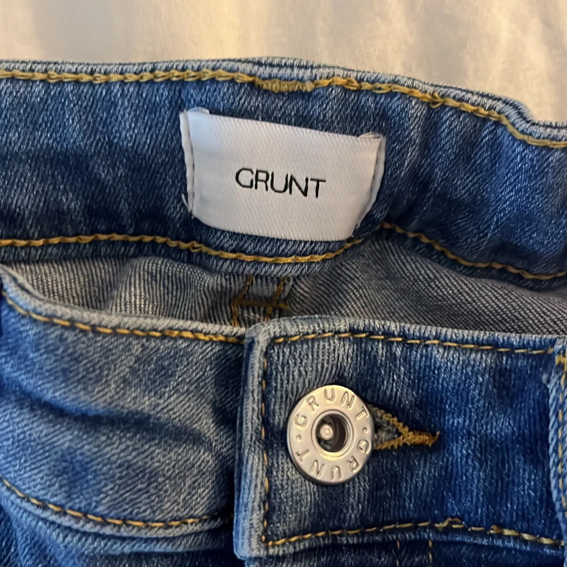 Blå bootcut jeans från Grunt, stl 26 - 2