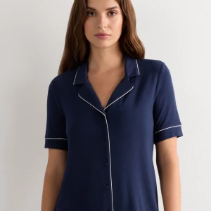 Mörkblått intimissimi set - Mörkblå pyjamas från intimissimi. Båda delarna är i storlek S och nästintill oanvända. Kan säljas separat. Nypris för hela setet är 978 kr.