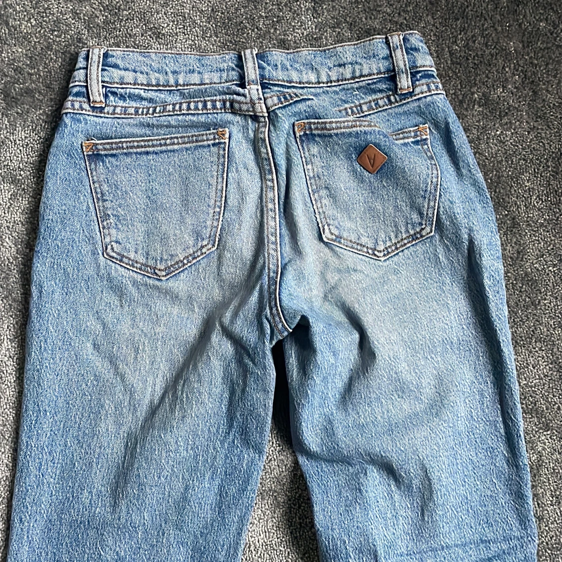 Abrand blåa raka jeans - 1