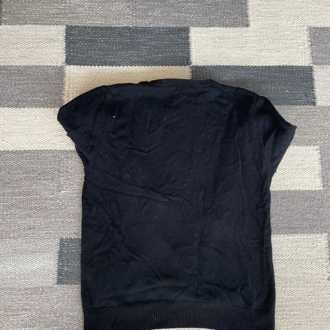 Svart stickad tröja  - 2
