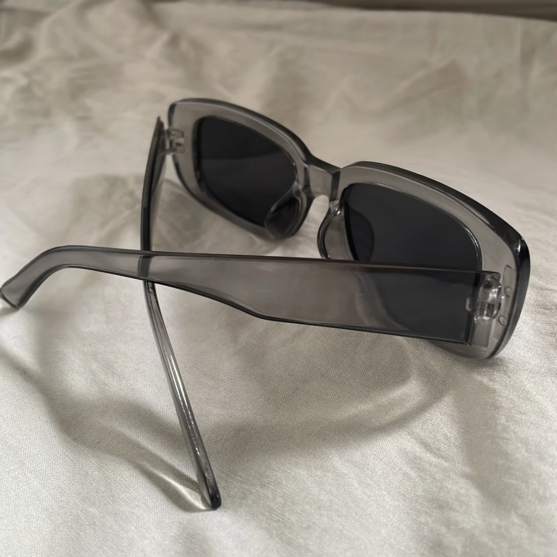 Två rektangulära solglasögon - 3