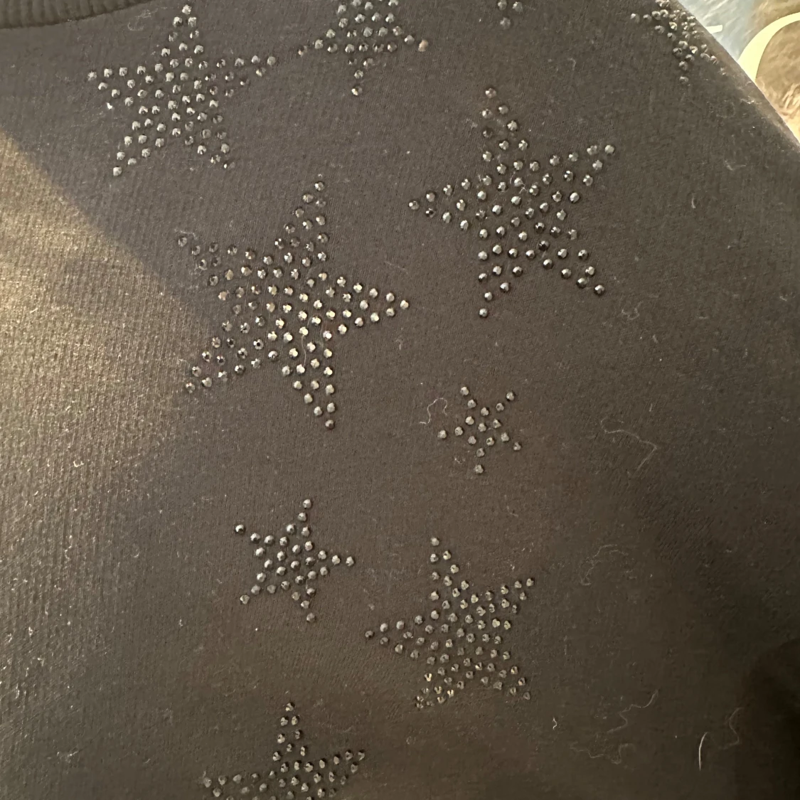 Svart sweatshirt med stjärnor Gina Tricot - 4