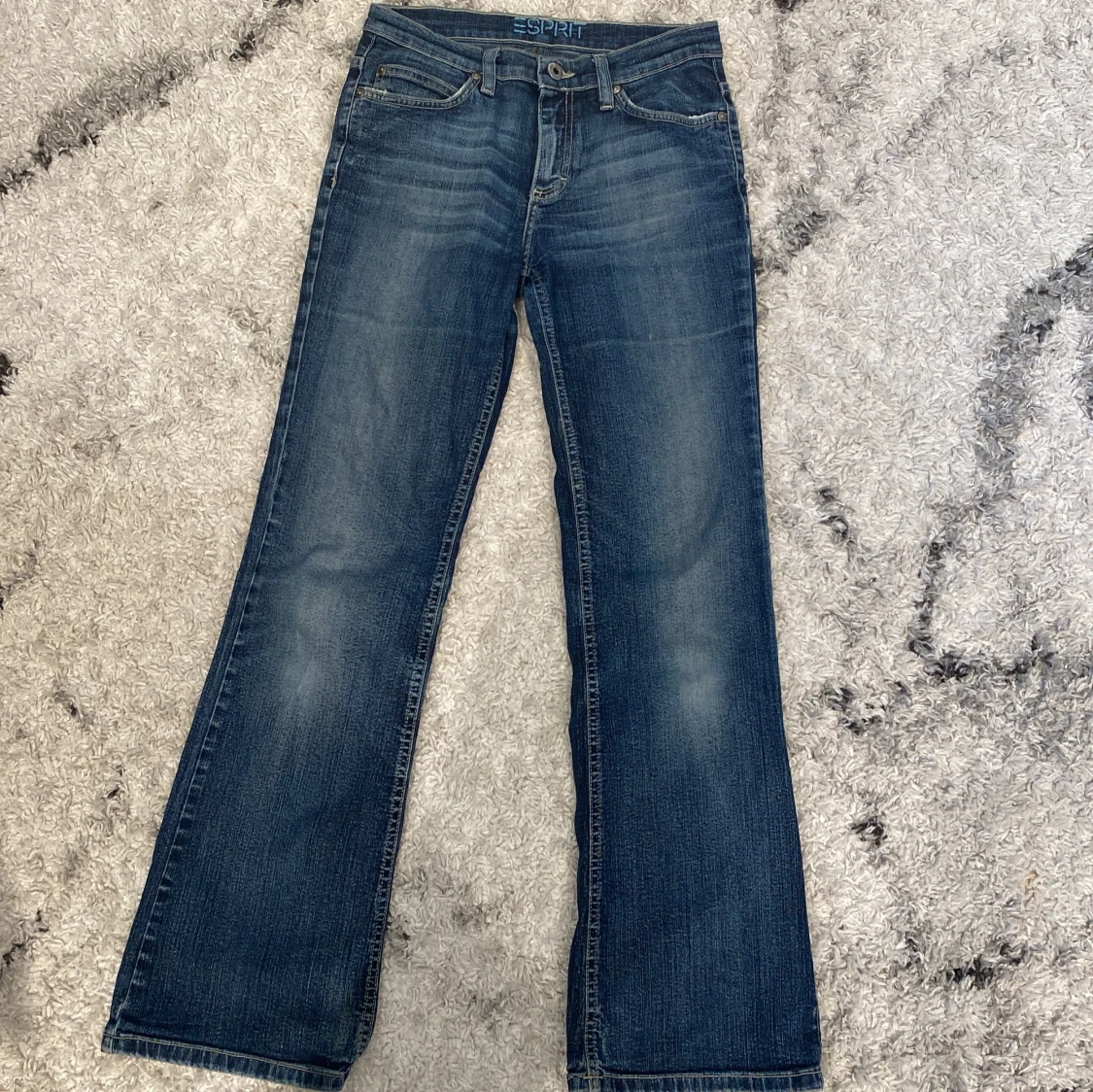 lågmidjade jeans 