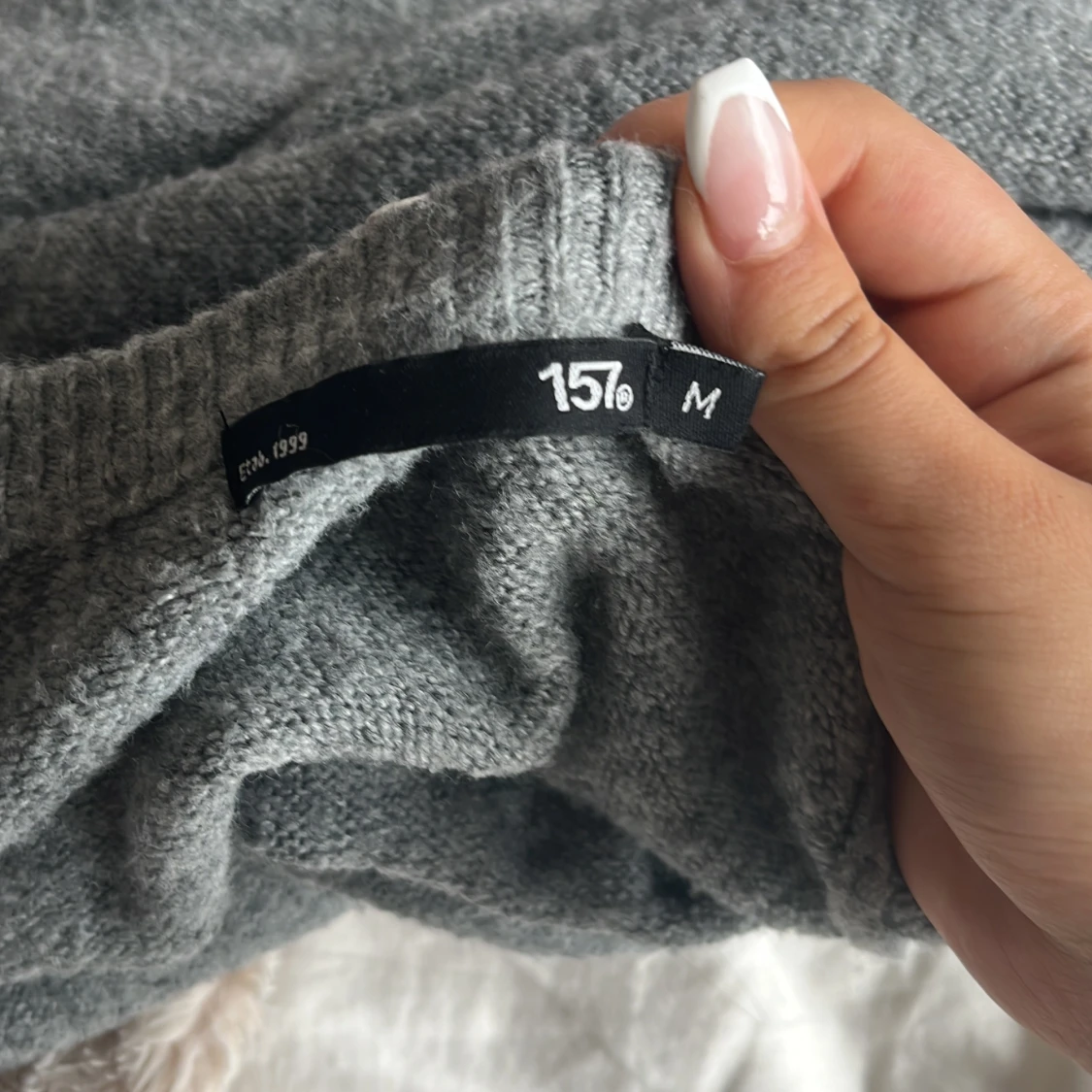 Grå stickad tröja från 157 - 1