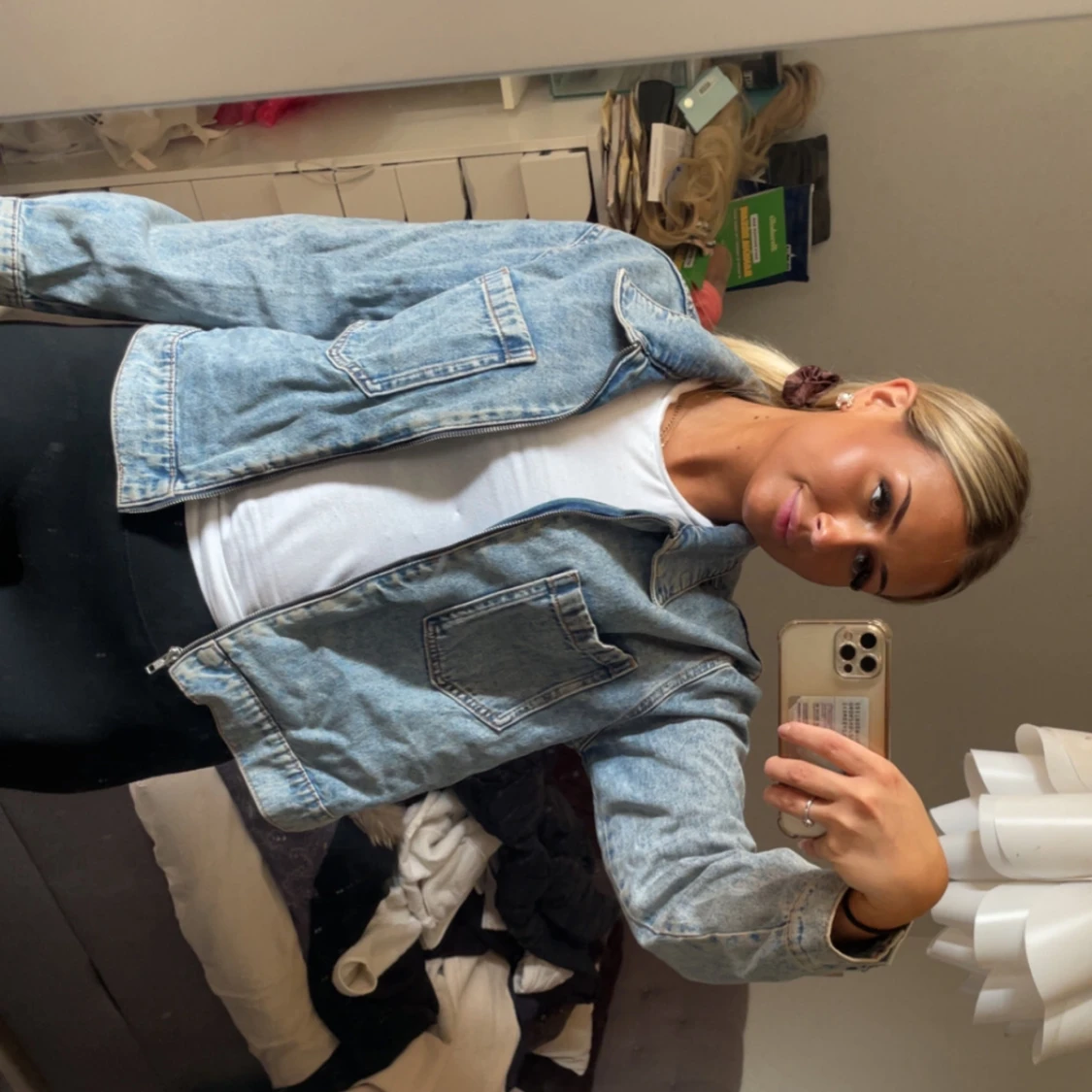 Ljusblå jeansjacka från Mango Denim