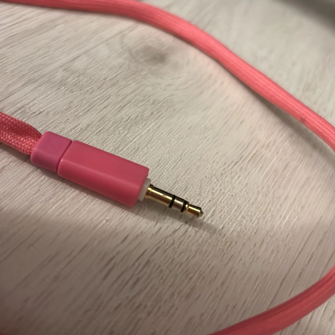  Rosa In-Ear Hörlurar - Perfekt för Musik och Samtal - 1