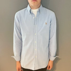 Polo Ralph Lauren skjorta  - Polo Ralph Lauren skjorta | storlek s | skick 10/10 | fraktar via PostNord eller Instabox på köparens bekostnad | hör av dig vid funderingar 
